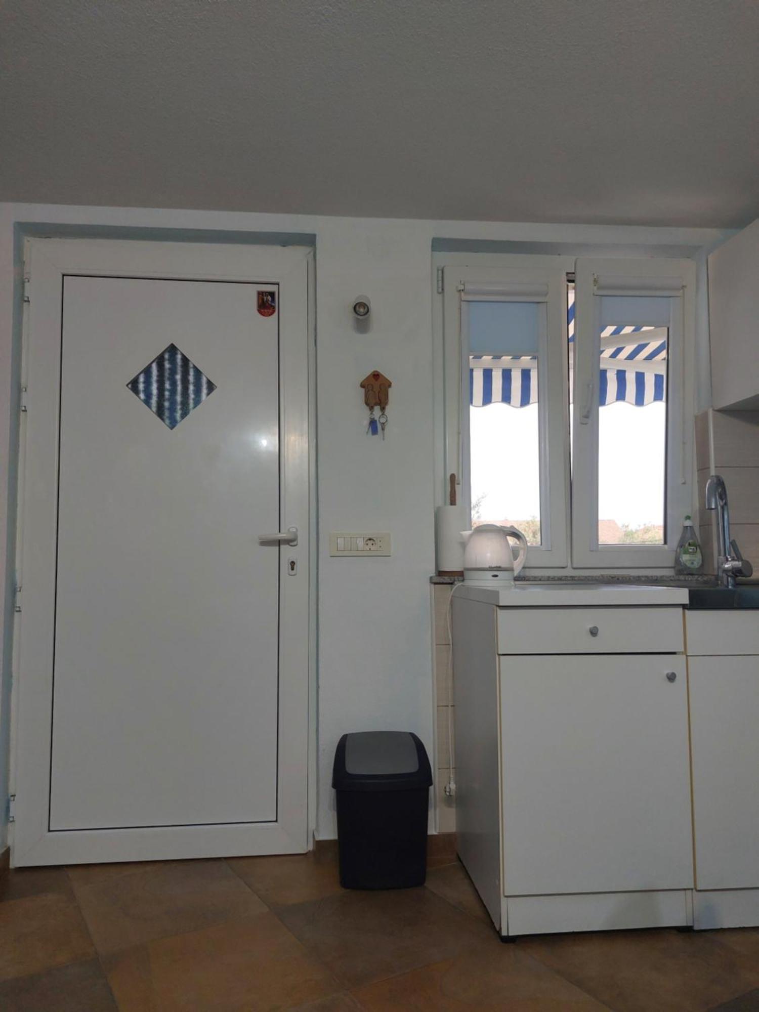Apartmani Damir Kazija Pakoštane Zewnętrze zdjęcie